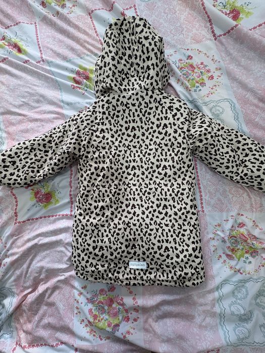 Продам куртку для девочки