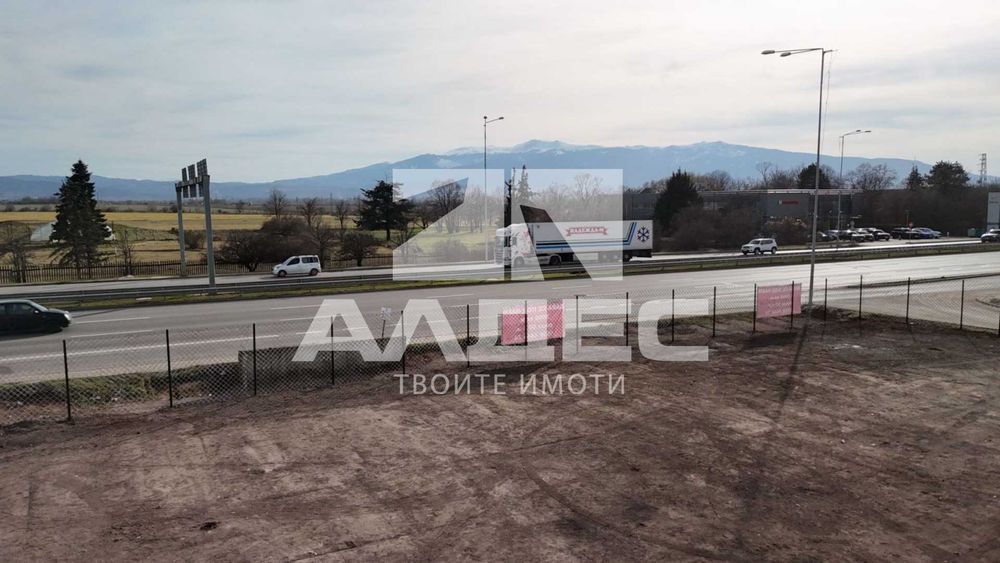 Дава се под наем Парцел в София, Враждебна - 2000 кв.м за 3770.43 € - Снимка #4