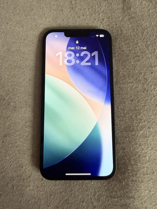 Iphone 17 e. Nou. Cutie. 0 cicluri.
