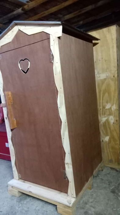 Туалет уличный     .