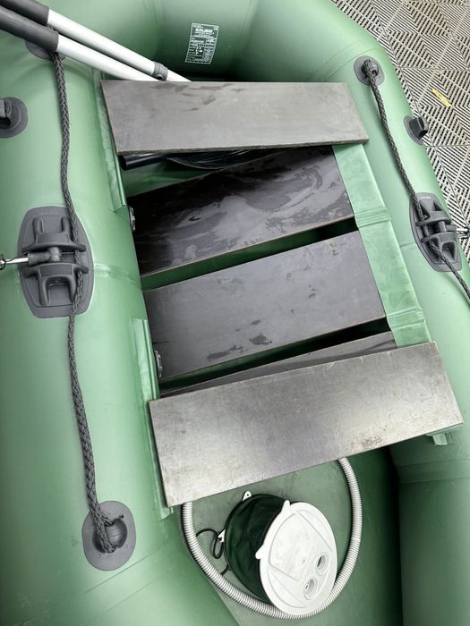 Продам лодку Kolibri