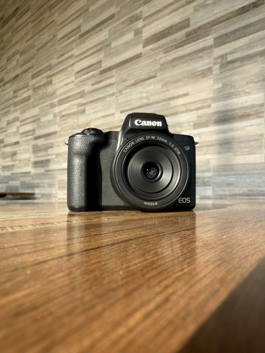 Canon EOS M50 Mark II + обектив Canon EF-M 22mm f/2 STM