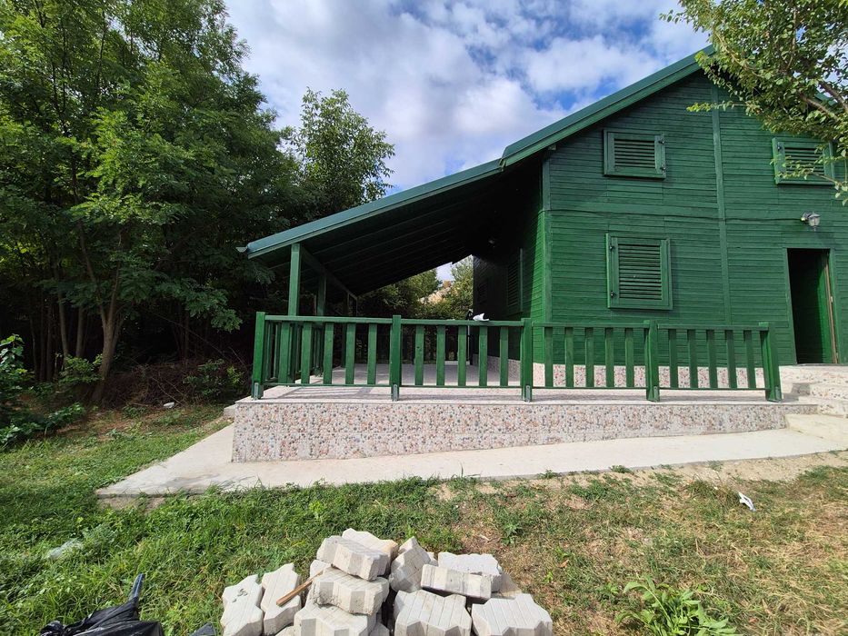 vand casa de vacanta pe malul lacului