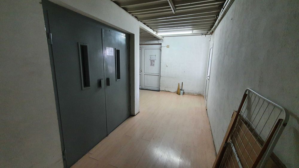 Продава се Промишлена сграда в Монтана, Парта 2 - 1186 кв.м за 278 €/кв.м - Снимка #1