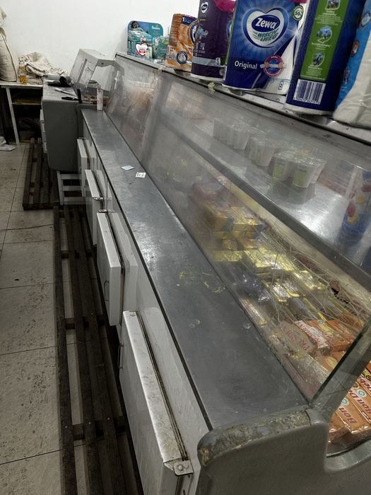 Холодильная витрина