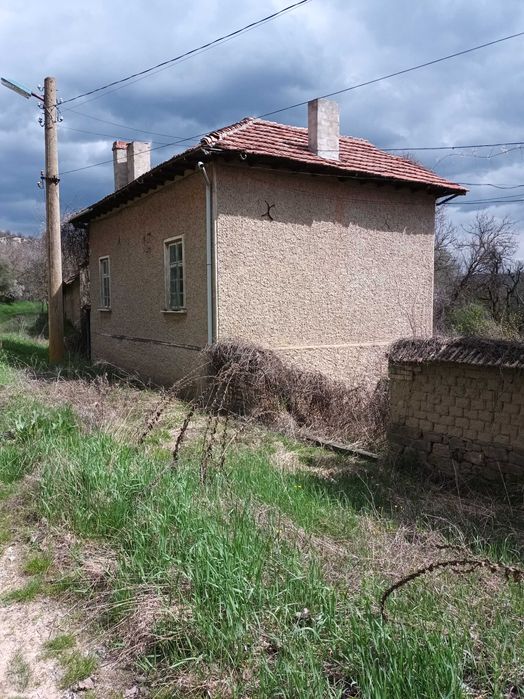 СПЕШНО ! Продава Къща с Двор Ниска цена, до Тервел
