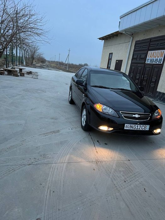 Chevrolet Gentra qora GBO