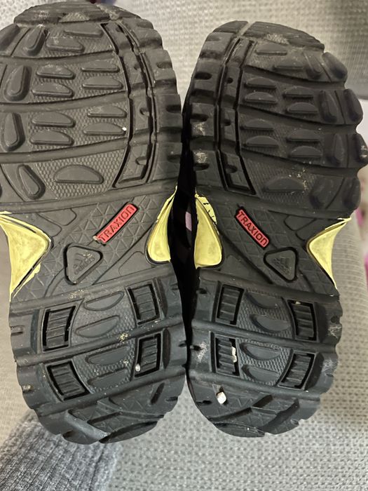 Боти adidas за момиче 23номер