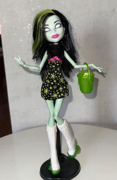 кукла Monster High