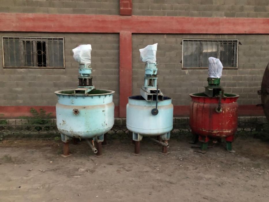 Емкость-миксер 0.7 куба, 0.6 куба эмалированные