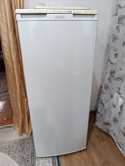 Продам морозильную камеру