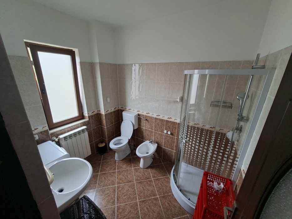 Apartament de închiriat.
