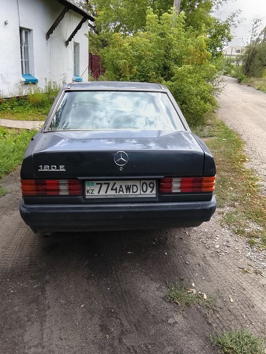 Продаю Мерседес 190 2 лит-ра 1992 год