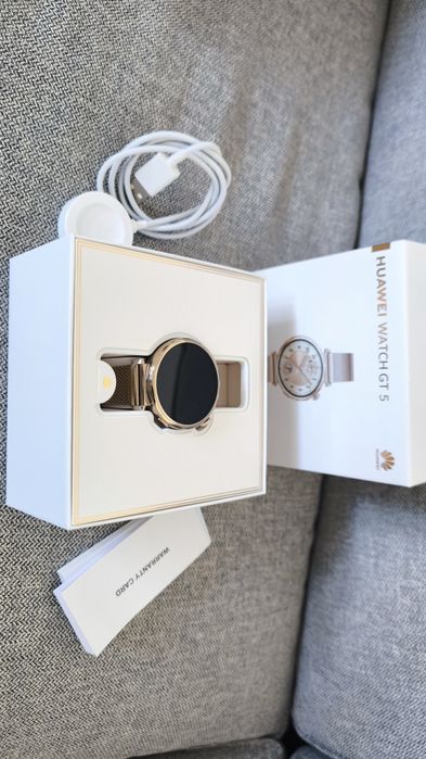 Смарт часовник Huawei GT 5, 41mm, Gold Milanese