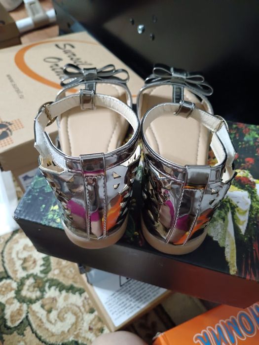 Туфли на девочек новая