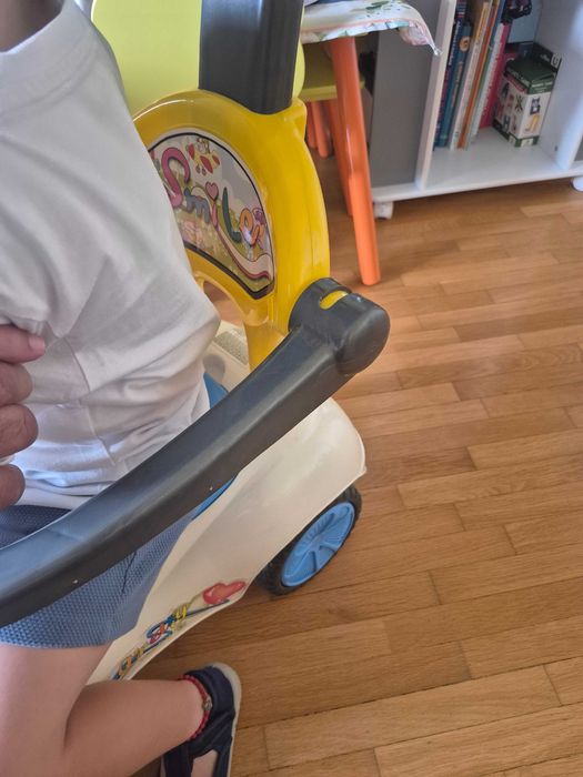 Детска кола за бутане Мони
