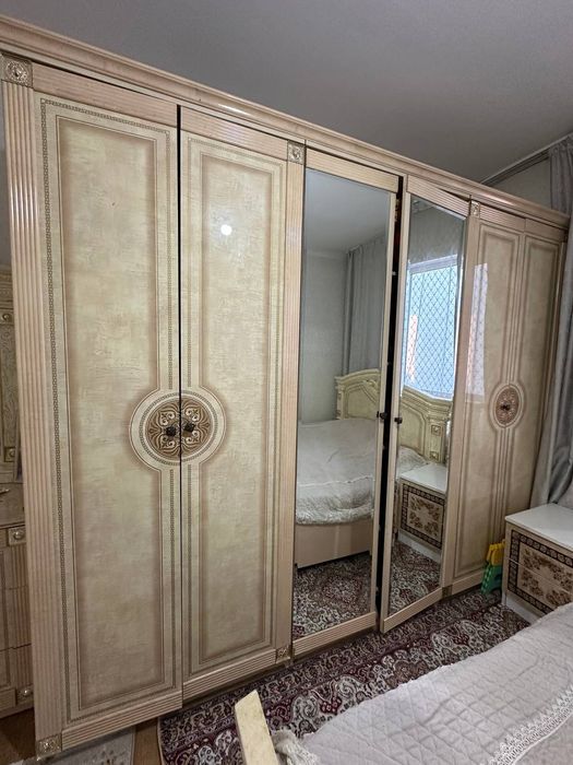 Продам спальный гарнититур