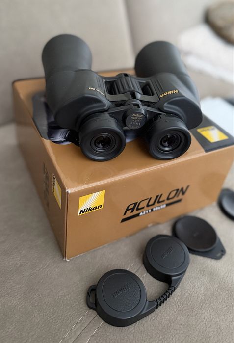 Binoclu Nikon Aculon A211 10x50