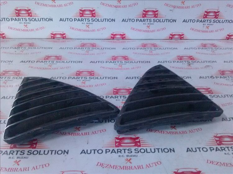 grila bara fata   2 buc   ford focus 3 1.6d an fabr. 2012