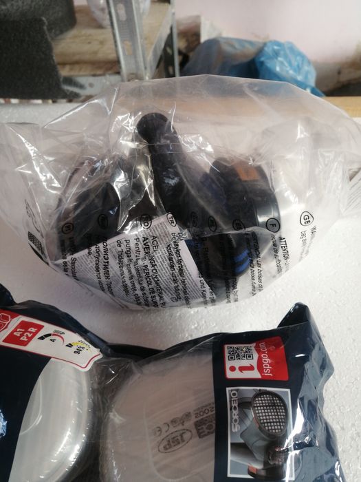 Mască de protecție cu filtre cărbune