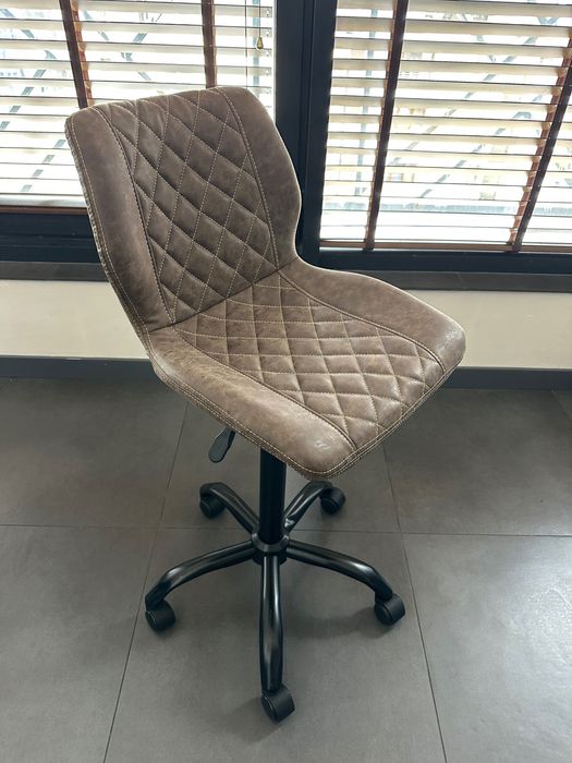 Висок Стол на колелца Jack + доставка и 24м гаранция