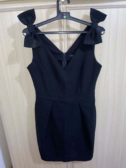 Rochie neagra de ocazii
