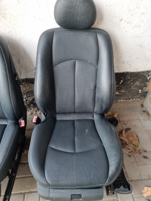 Пара передних сидение w211