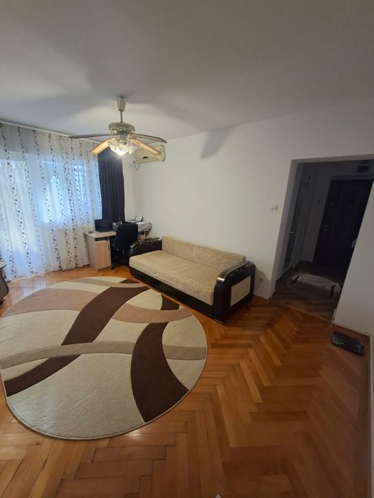 Vând apartament 2 camere