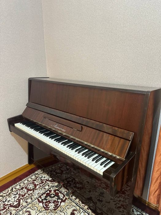 Akustik pianino "Ласточка"