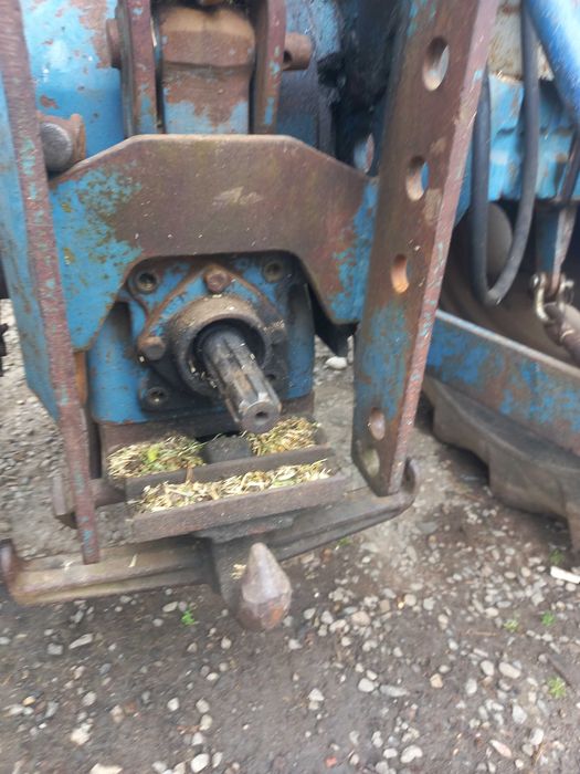 De vanzare tractor ford.4100.