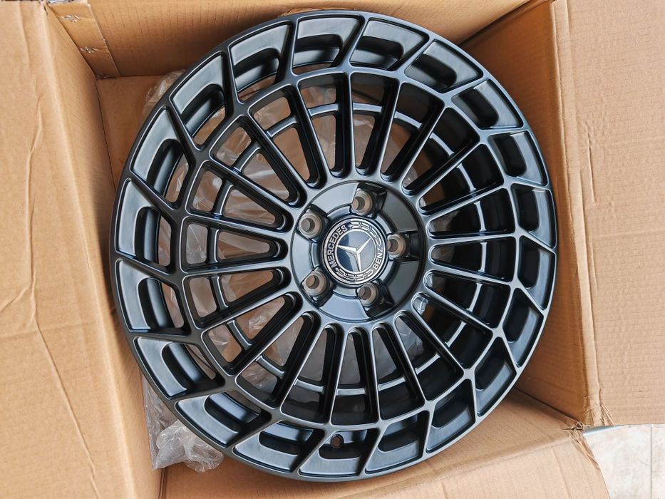 Vand jante de aliaj pentru Mercedes pe 18 marca carbonado