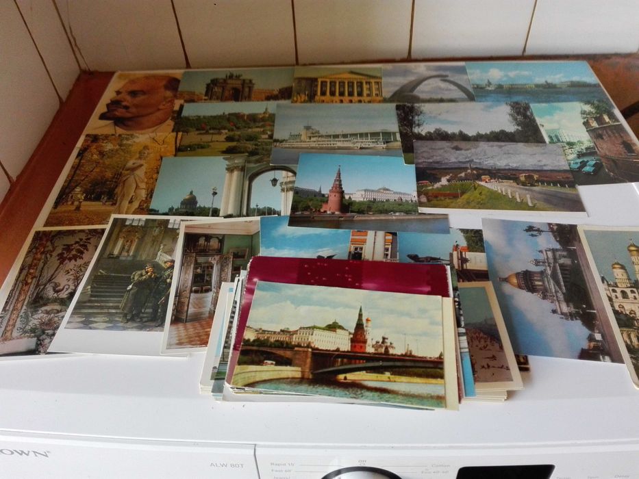 Гипсово пано  и лот пощенски картички СССР.