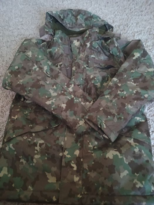 vand scurta ristop mărimea 46/2 și mozaic nouă 46/1 pret 200 fiecare