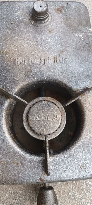 Spirtiera veche din metal
