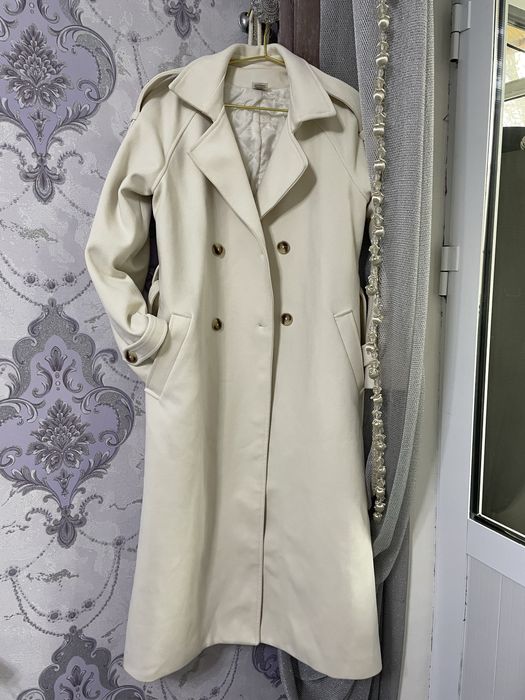 Длинное белое пальто: 1