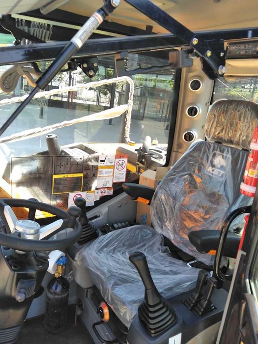 Колесный экскаватор VIAMAR XN-75В (двигатель Yanmar)