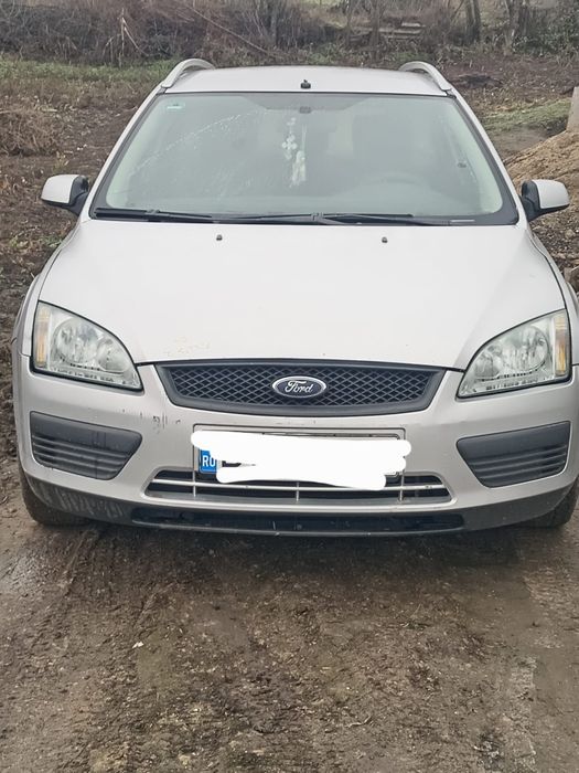 -Vând Ford focus-