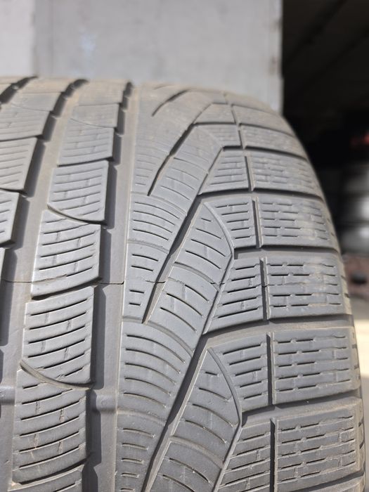 2 бр. зимни гуми 305/30/20 Pirelli MO 6 mm DOT 3617