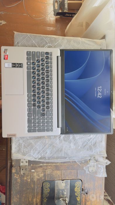 Lenovo Ryzen 7 5700U