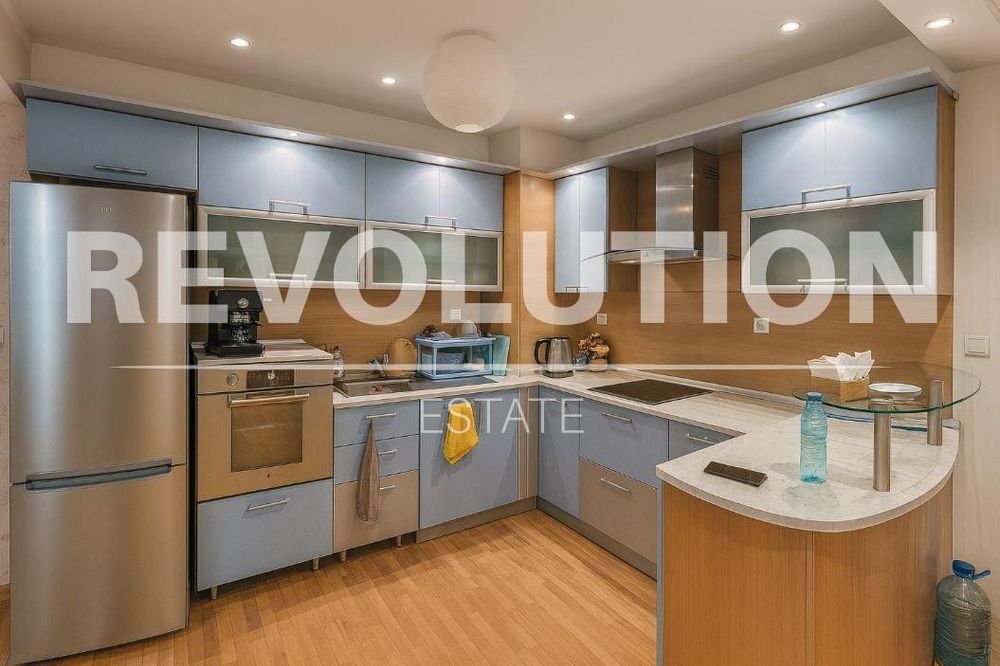 Дава се под наем Тристаен апартамент в Варна, Бриз - 100 кв.м за 797.64 € - Снимка #1