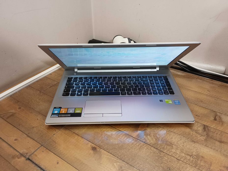 Лаптоп Lenovo Z50-70 i5-4210U 8GB RAM  256GB SSD  нова батерия - 15,6"