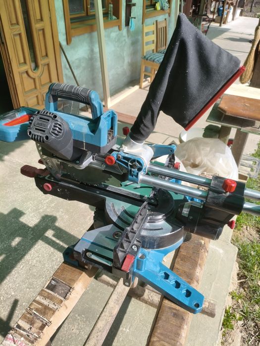 Fierastrau circular pe acumulator Erbauer