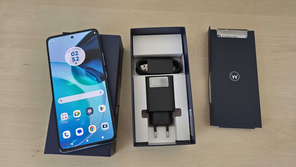 Telefon Motorola Moto G72 128GB 8GB RAM Polar Blue OLED 120Hz Ca Nou