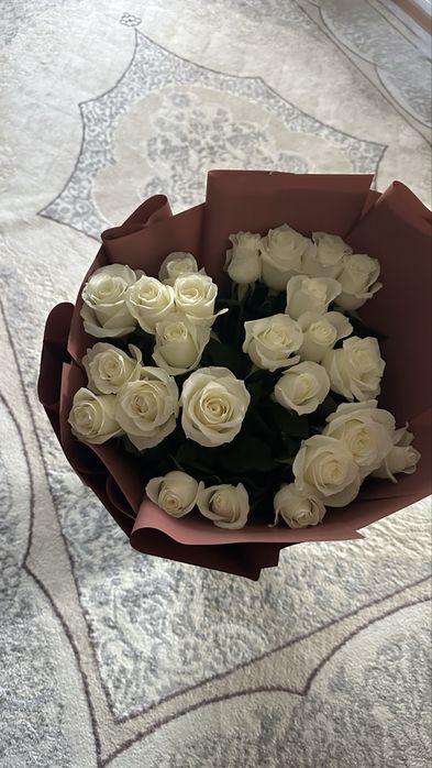 Цветы белые розы 25 штук свежие