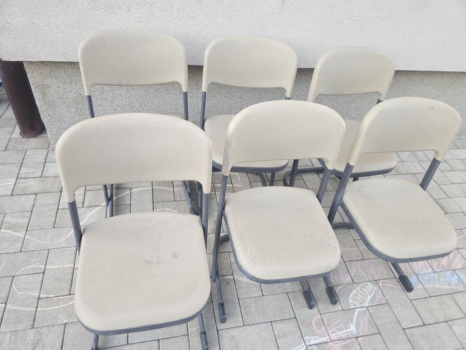 Vand scaune foarte rezistente 20 ron buc