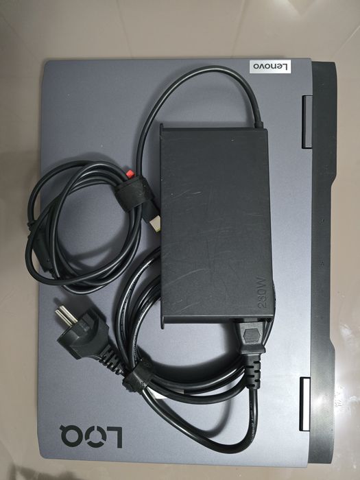 Laptop lenovo LOQ 15irh8 - Defect