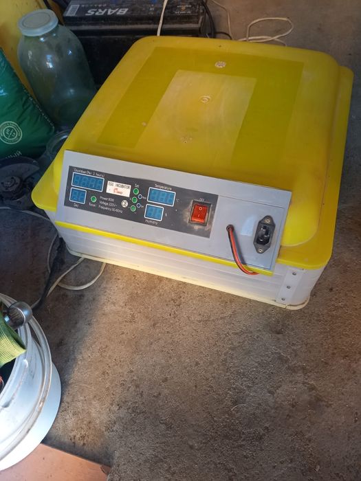 Продам инкубатор