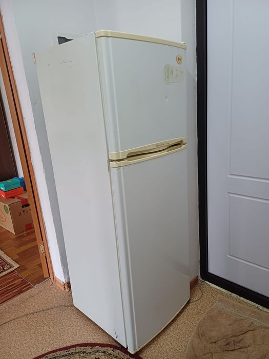 Холодильник LG сатылады