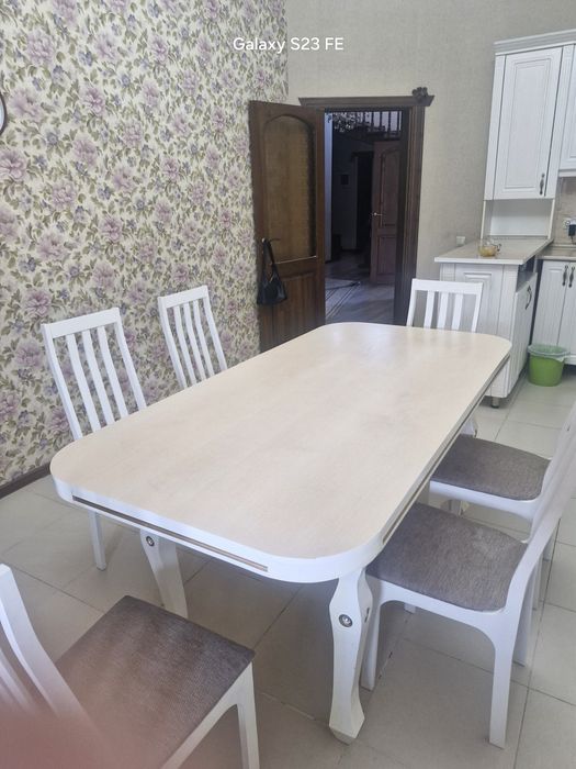 Кухонный стол, стульями