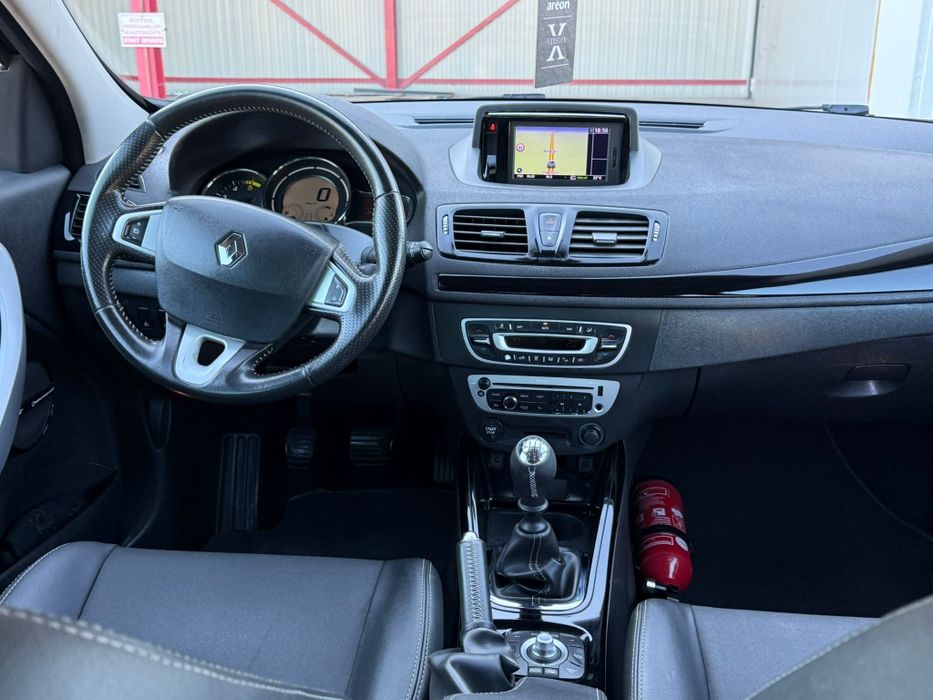 Vând Renault Megane 3- Bose - 1.5 dci - 110 cp  - Euro 5